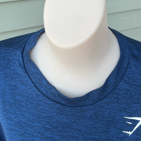 BNWOT Gymshark blue/black athletic long sleeve top - Picture 3 of 9